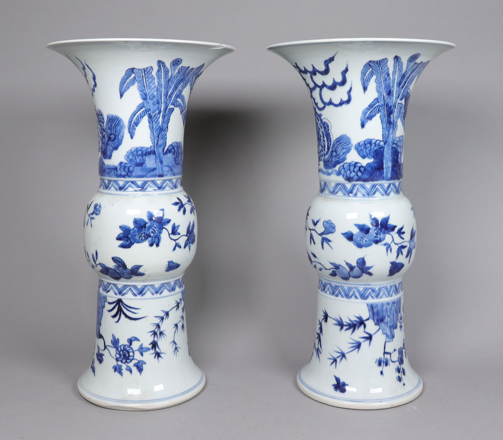 2 Chinese tall b/w vase (1 of 7)