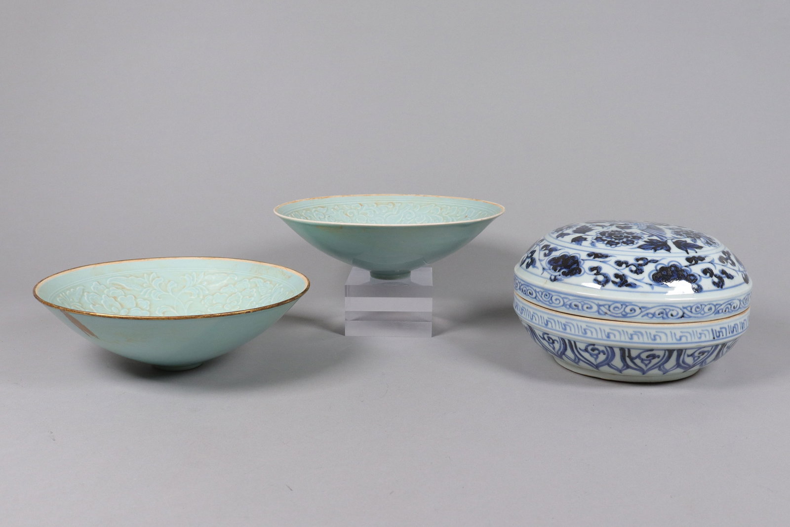 Lots Chinese fine porcelains: Lots Chinese fine porcelains, largest H: 3" x W: 8."