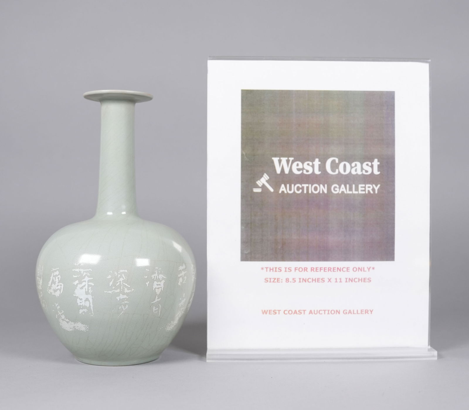 Chinese fine celadon vase with silk box - 2