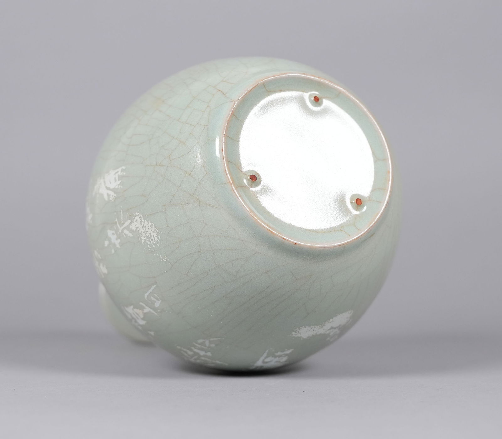 Chinese fine celadon vase with silk box - 4