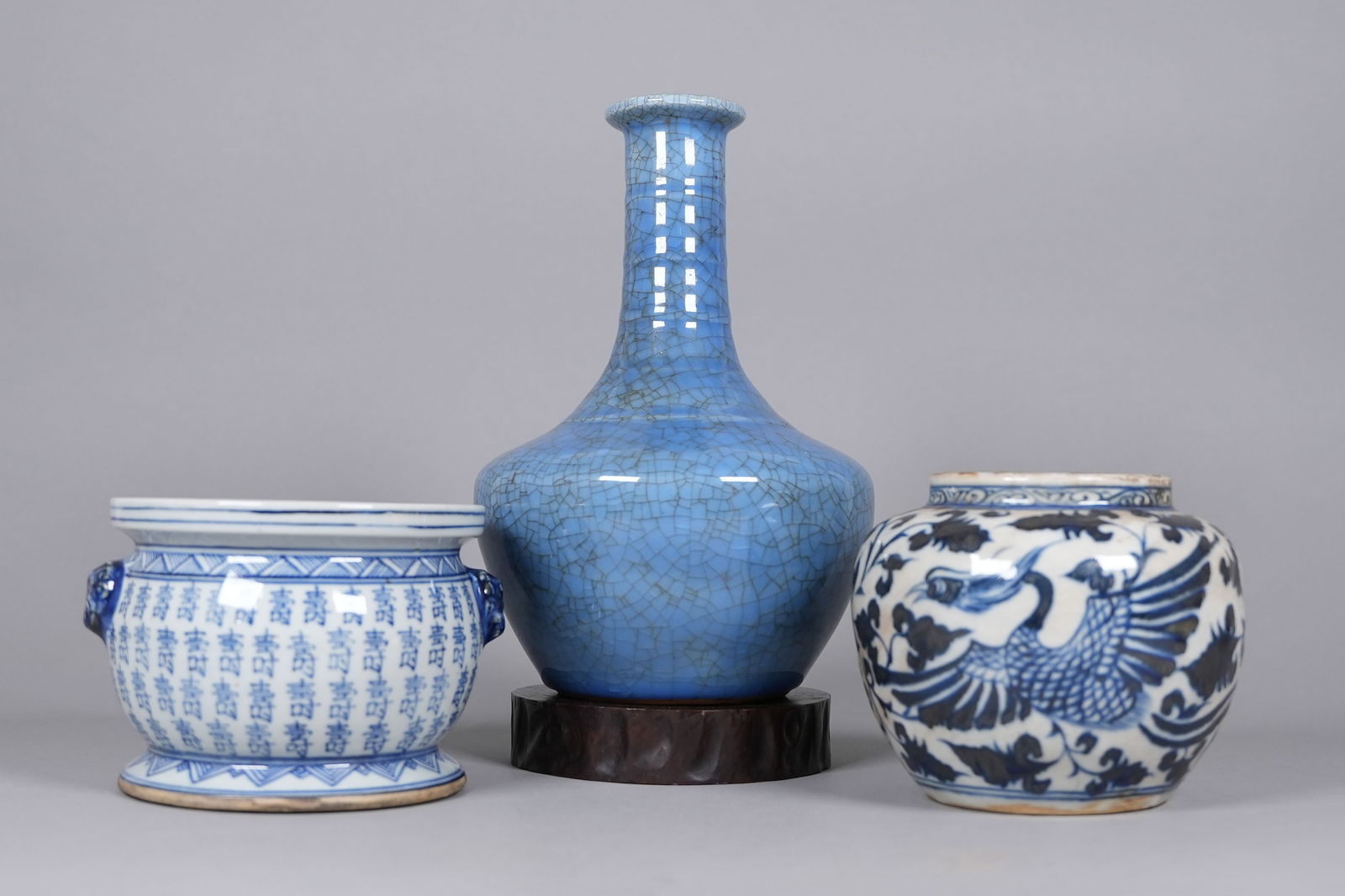 Lots Chinese porcelains: Lots Chinese fine porcelains, largest H: 9.7" x W: 6.5."