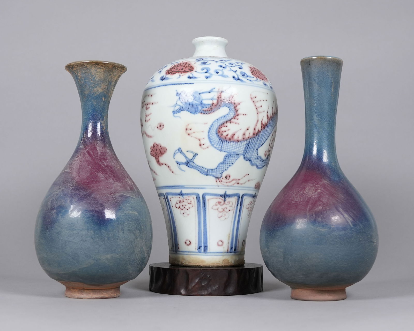 Lots Chinese fine vase: Lots Chinese fine vase. Largest H: 10.5" x W: 6.3."