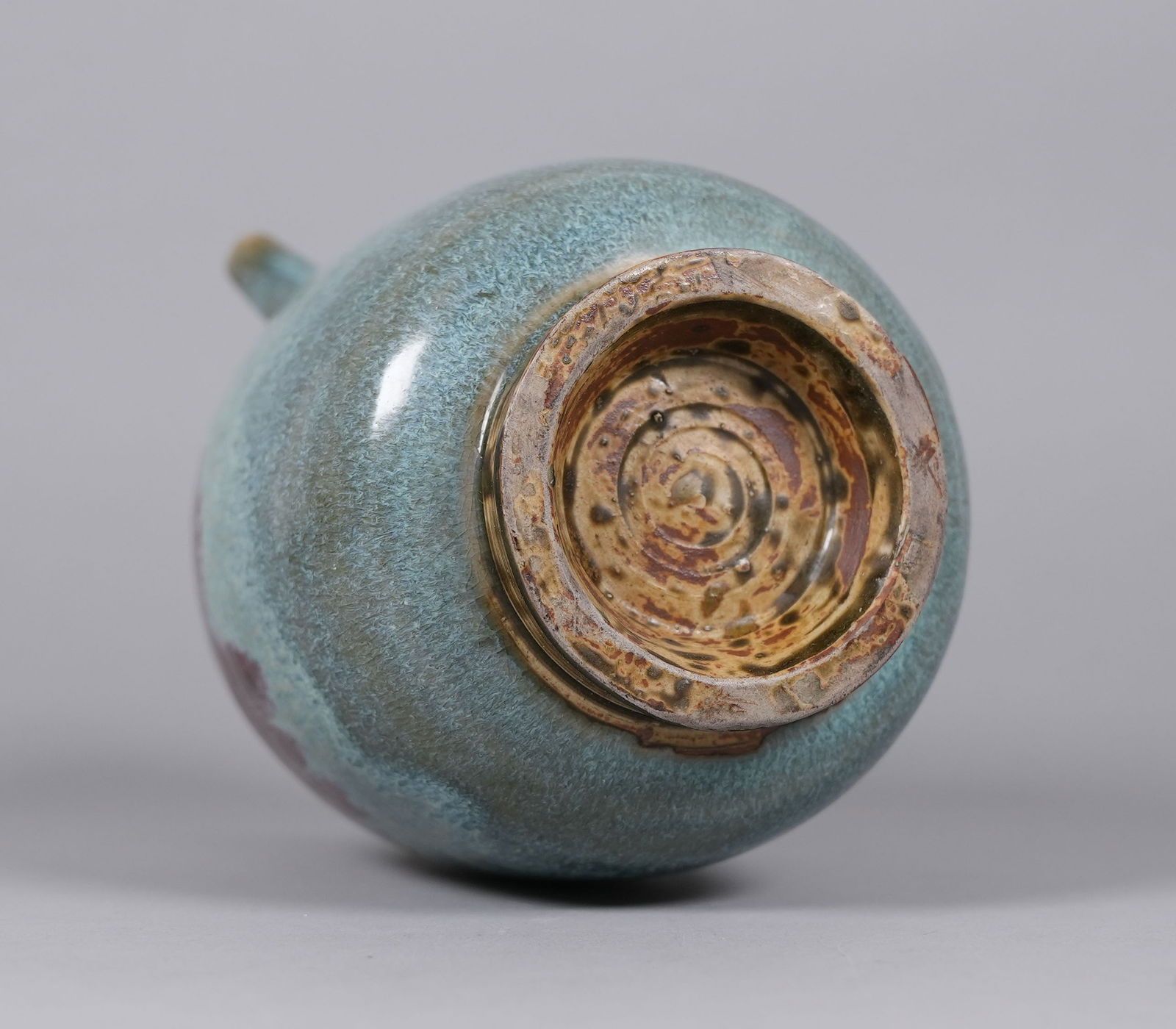 Chinese fine pot with silk box - 4