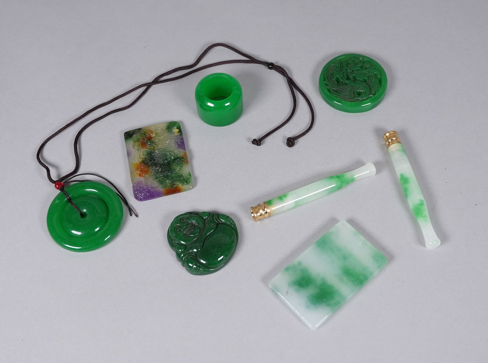 Lots Chinese fine carvings: Lots Chinese fine carvings.