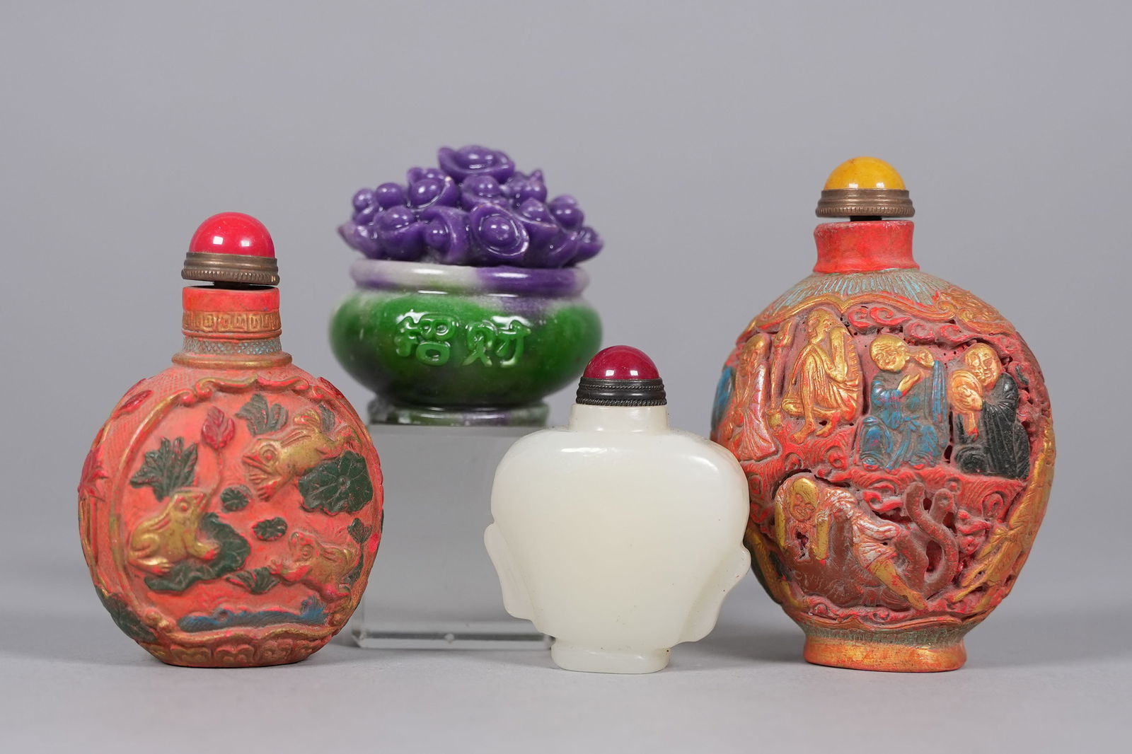 Lots Chinese fine carvings: Lots Chinese fine carvings.