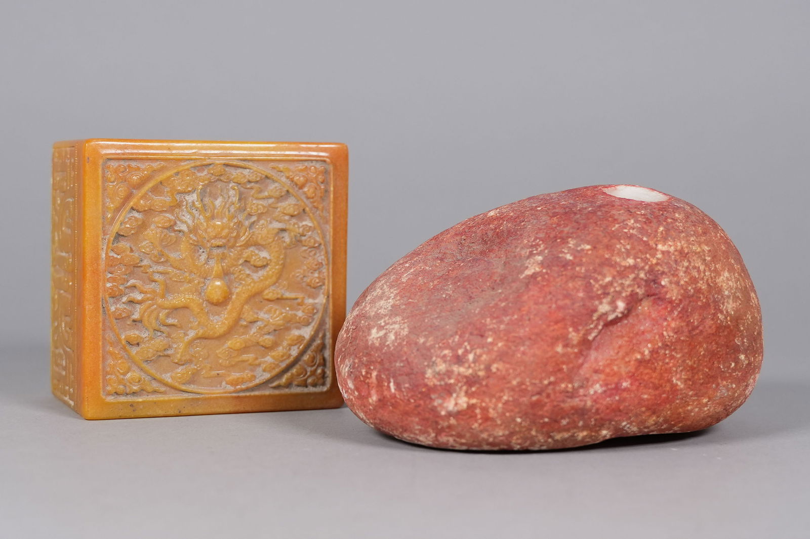 Lots Chinese fine carvings: Lots Chinese fine carvings, largest H: 2.4" x W: 3.9."