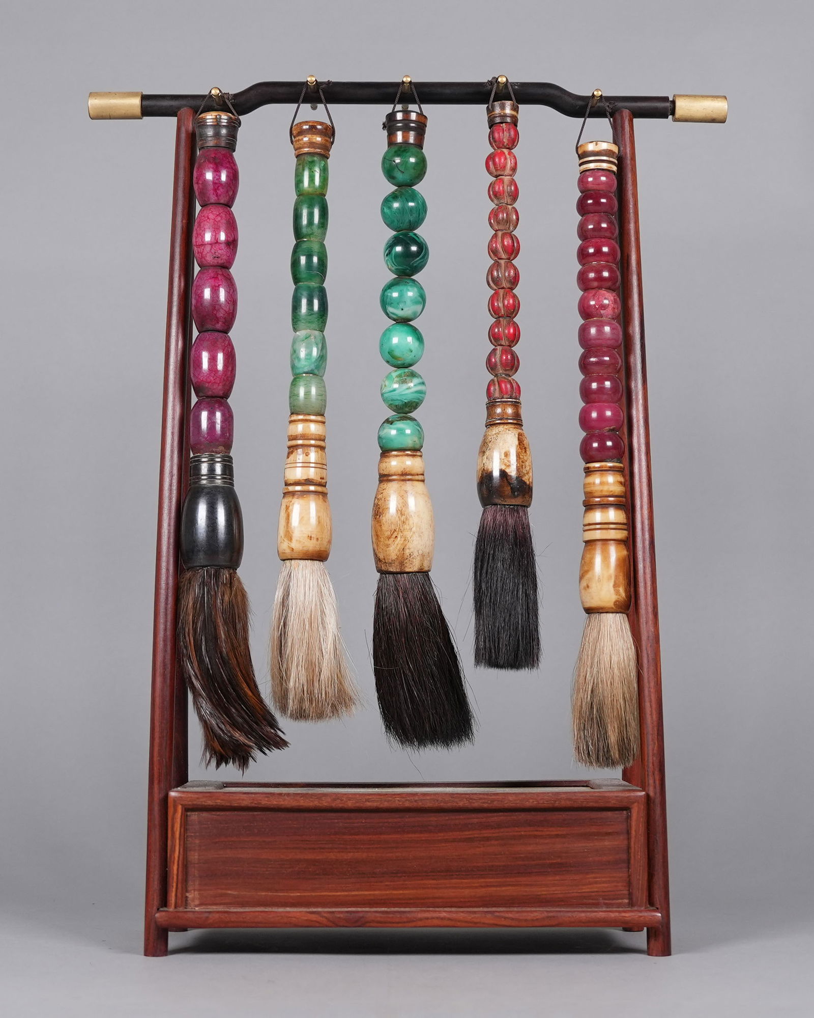 Lots Chinese fine brush: Lots Chinese fine brush.