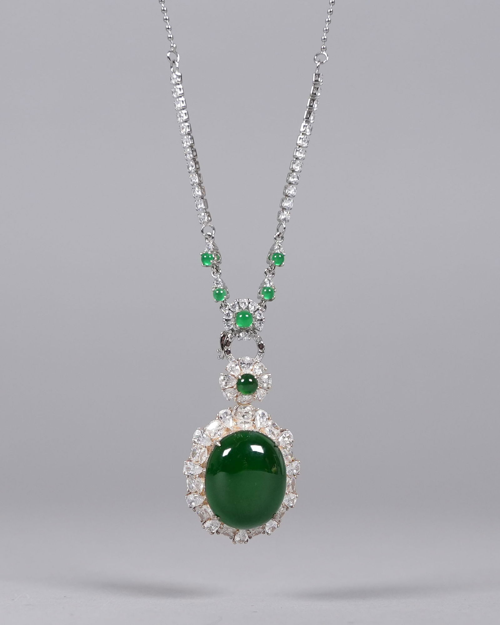 Chinese fine large jadeite necklace - 3