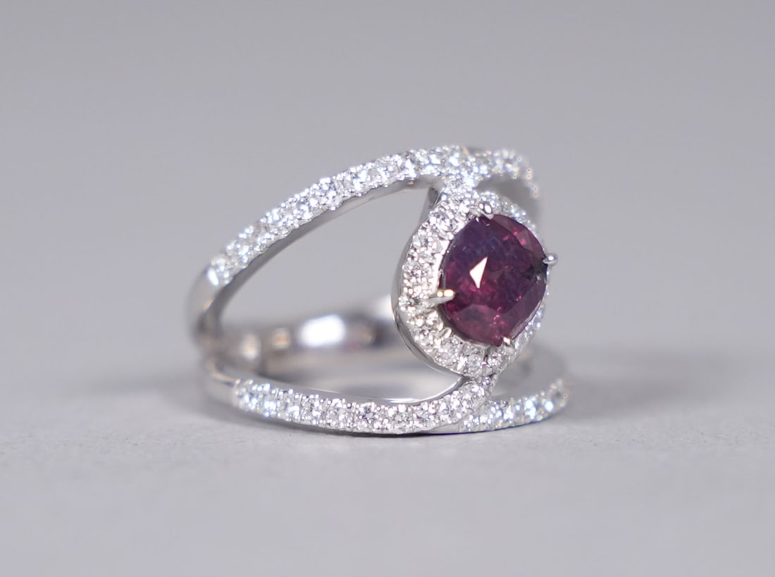 Platinum natural Kashmir sapphire diamond ring: Platinum natural Kashmir sapphire, unheated GIA diamond ring. Total 1.99 carats sapphire, and total 0.75 carats diamond. Comes with GIA certificate. US ring size 6.5.