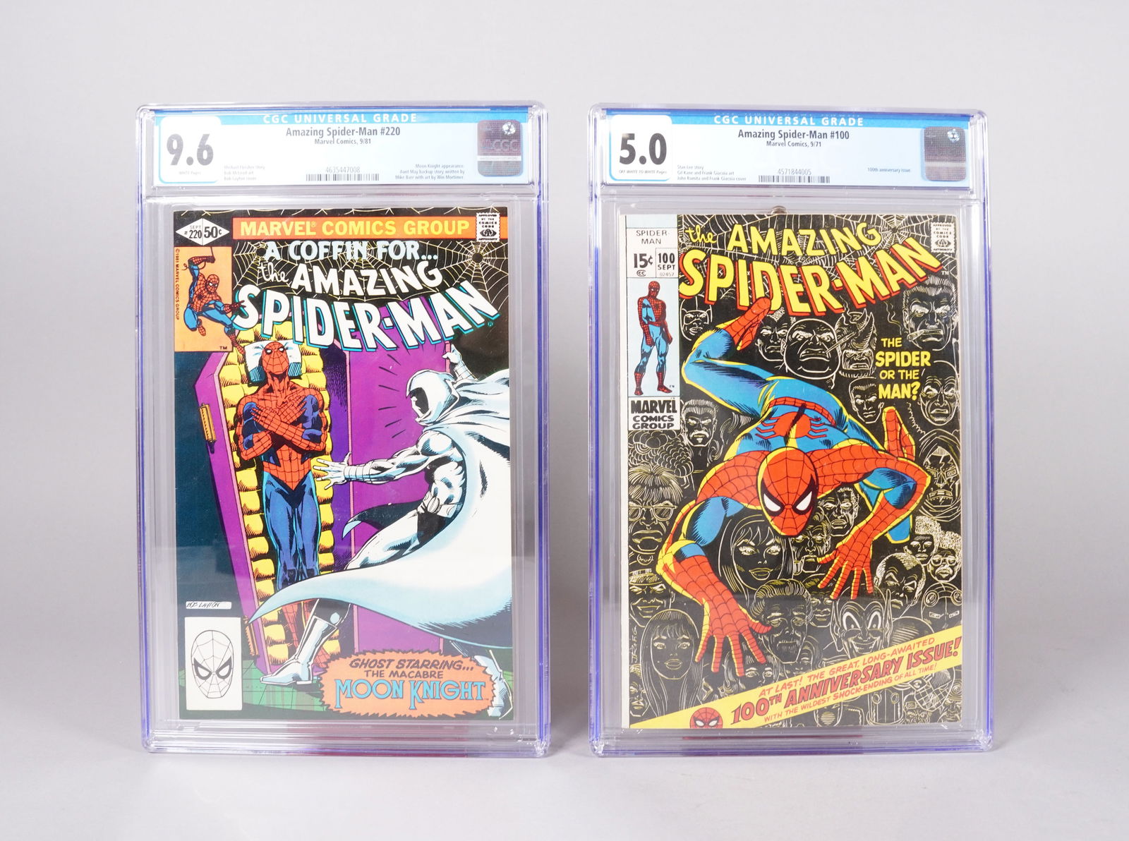 2 Spiderman comics CGC: 2 Spiderman comics, CGC graded.