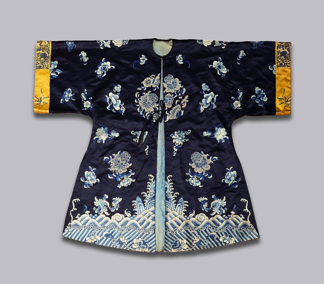 Chinese antique silk rob (1 of 12)