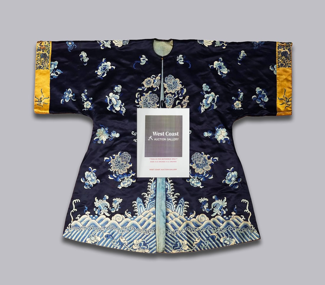 Chinese antique silk rob - 2