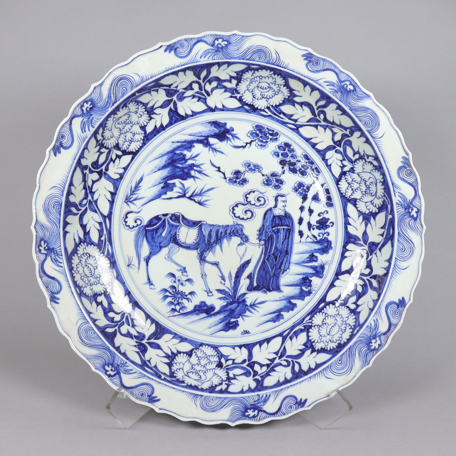Chinese fine b/w charger plate: Chinese fine blue and white charger plate. H: 3" x W: 17.75."