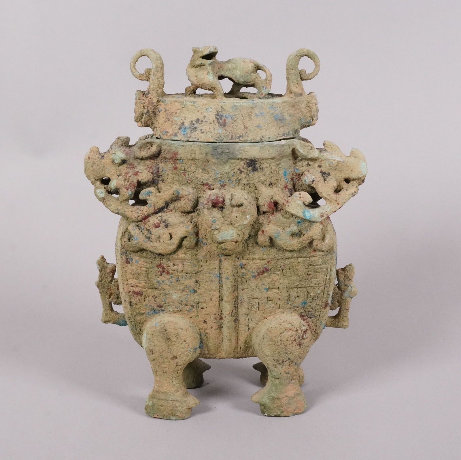 Chinese fine bronze vessel: Chinese fine bronze vessel. H: 10.1" x W: 7.5."