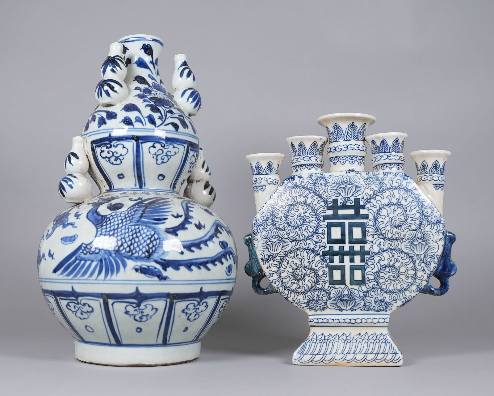 Lots Chinese fine b/w vase: Lots Chinese b/w fine vase. Largest H: 15.2" x W: 9."