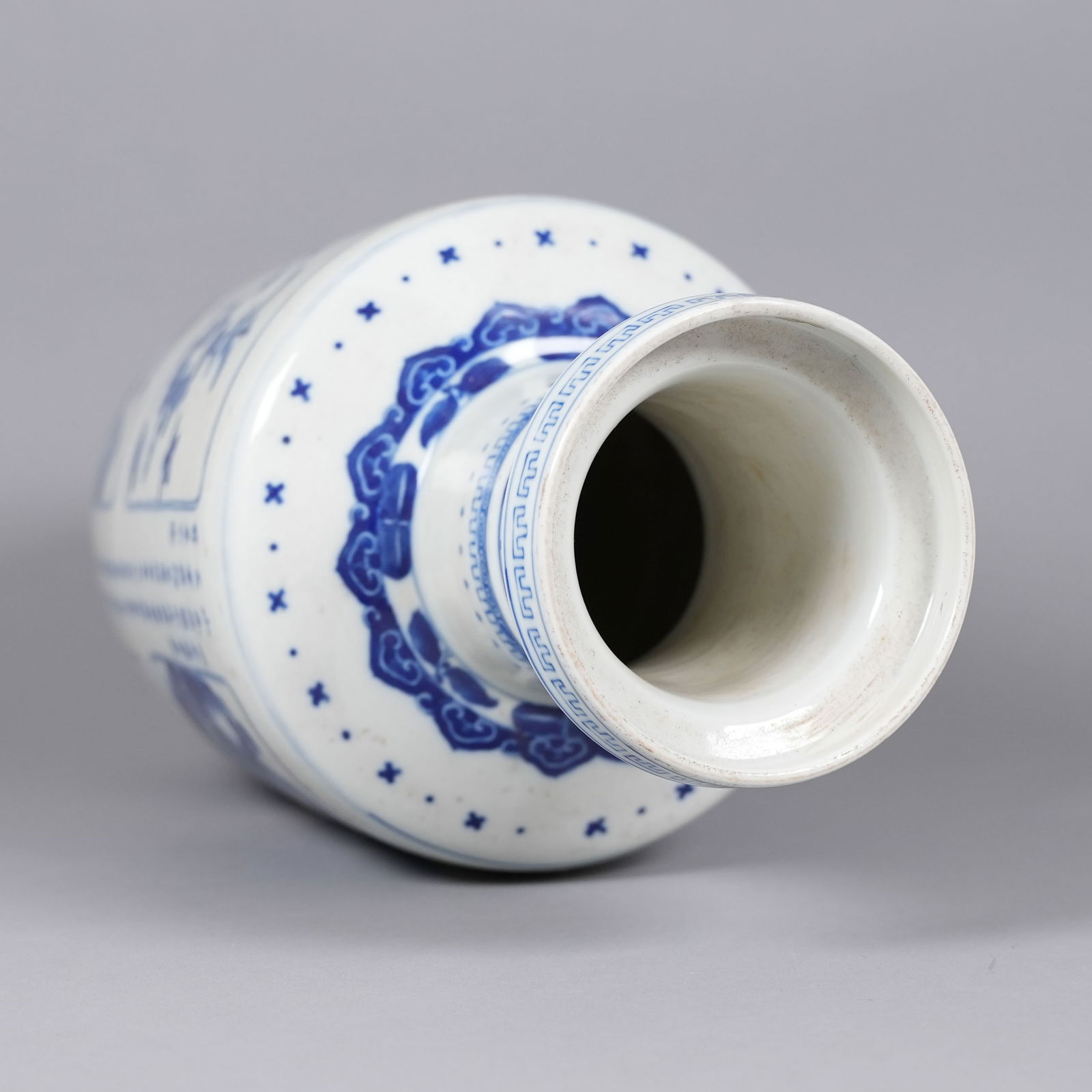 Chinese massive b/w fine vase - 3