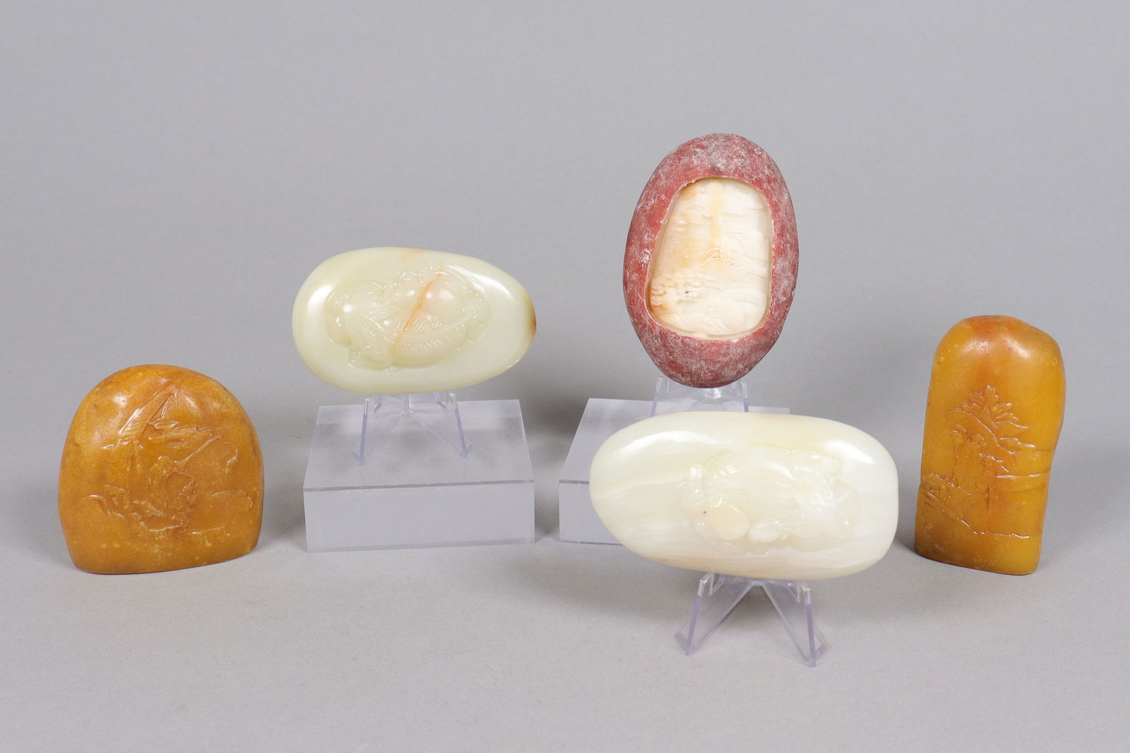 Los Chinese carved boulders: Lots Chinese carved boulders.