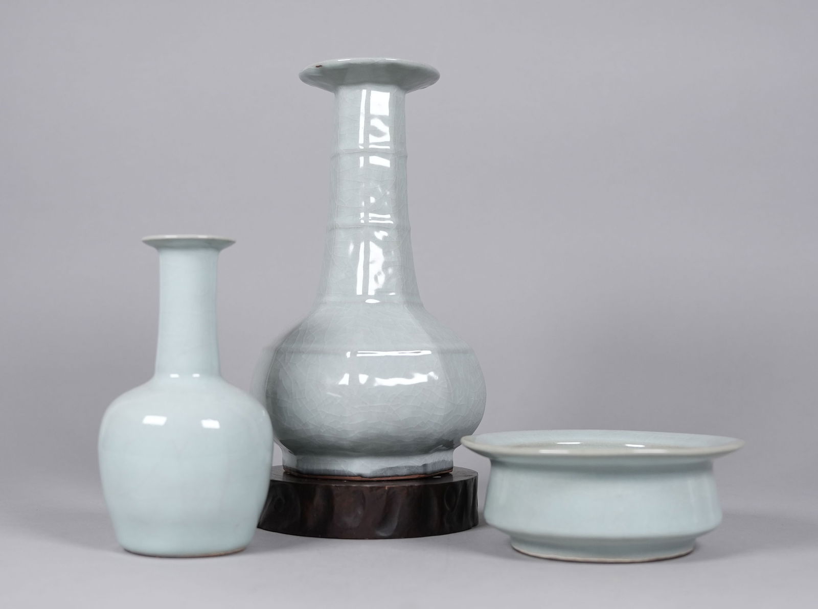 Lots Chinese porcelains: Lots Chinese fine porcelains, largest H: 9.3" x W: 5.1."