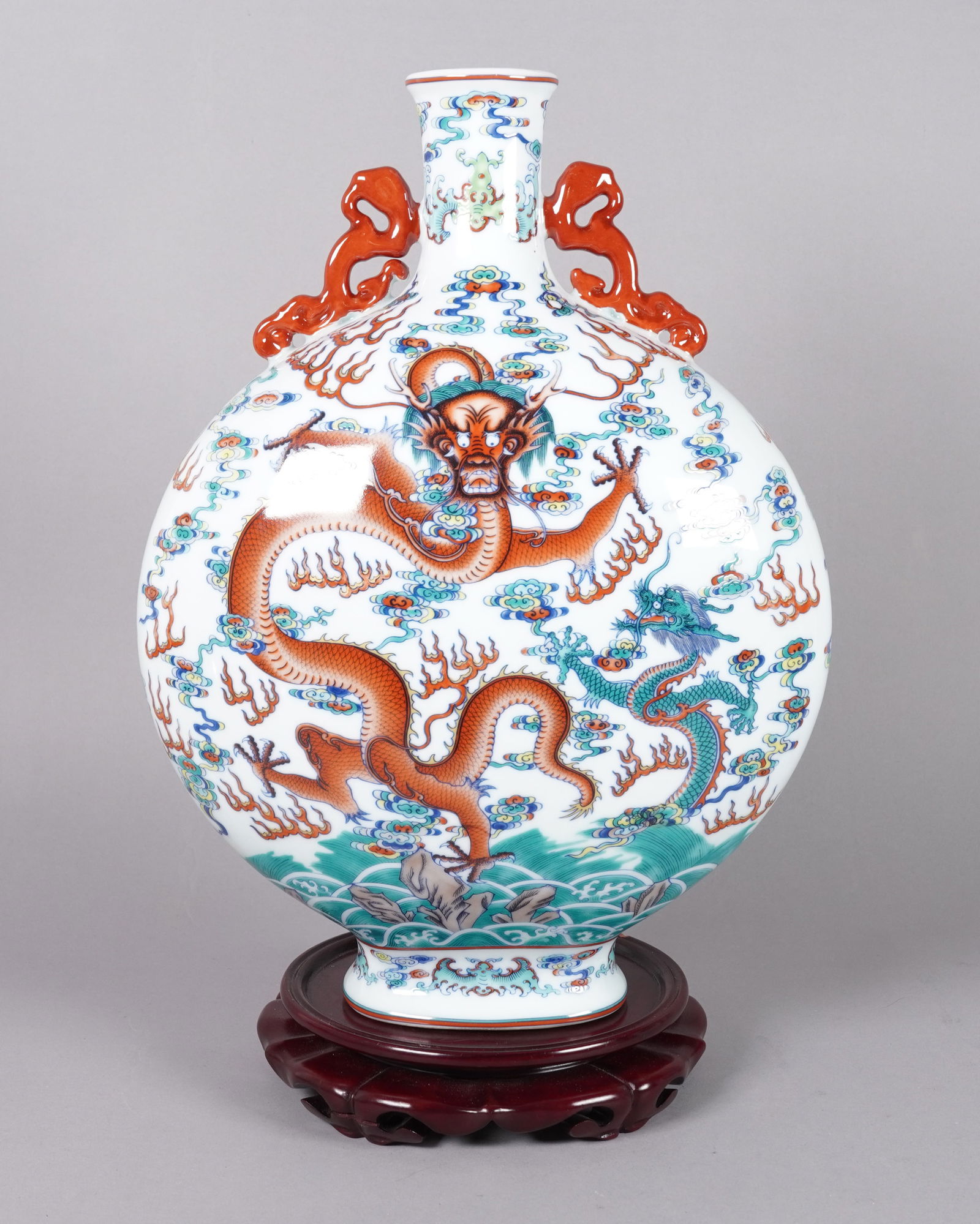 Chinese fine dragon flask (1 of 6)