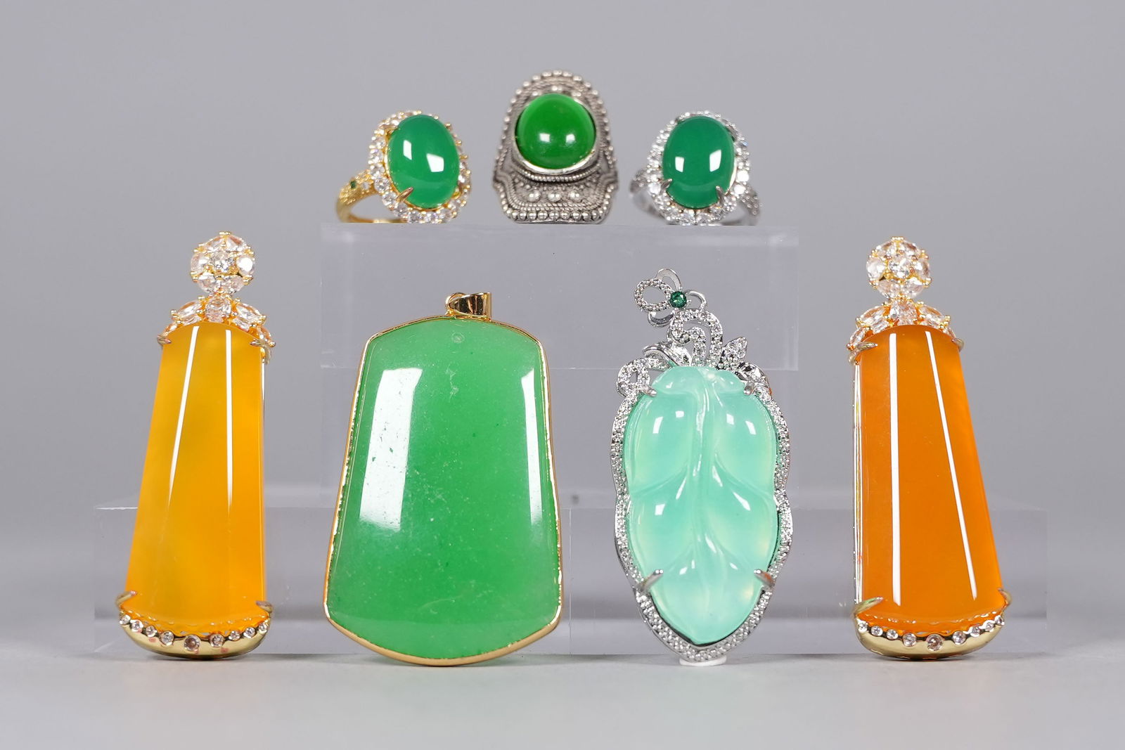 Lots Chinese fine items ungraded (1 of 7)