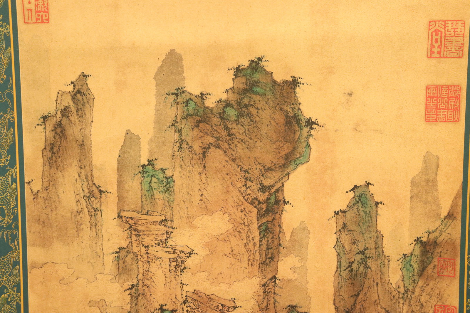 Chinese long scroll with box - 2