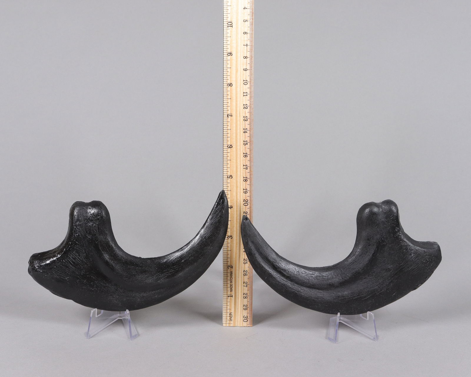 2 large casted item ungraded: 2 large casted item, ungraded. All sales are final, no return.