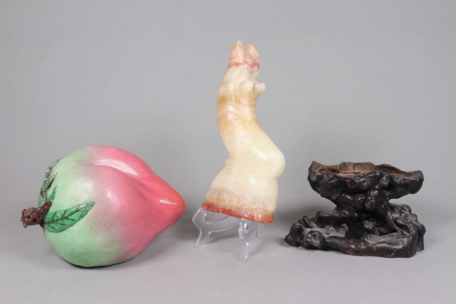 Lots Chinese items: Lots Chinese items, condition selling it as is. All sales are final. No return.