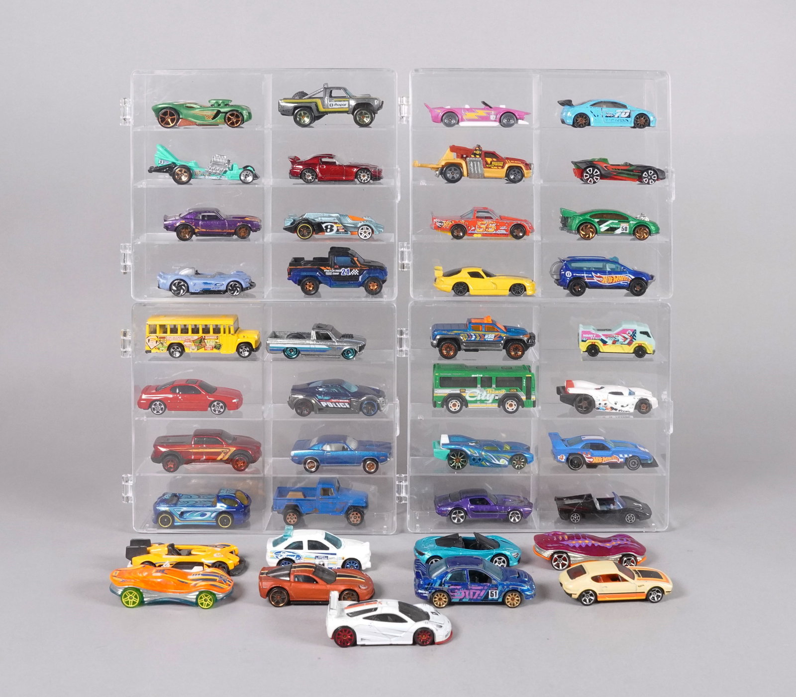 Lots vintage Hot Wheels. (1 of 5)