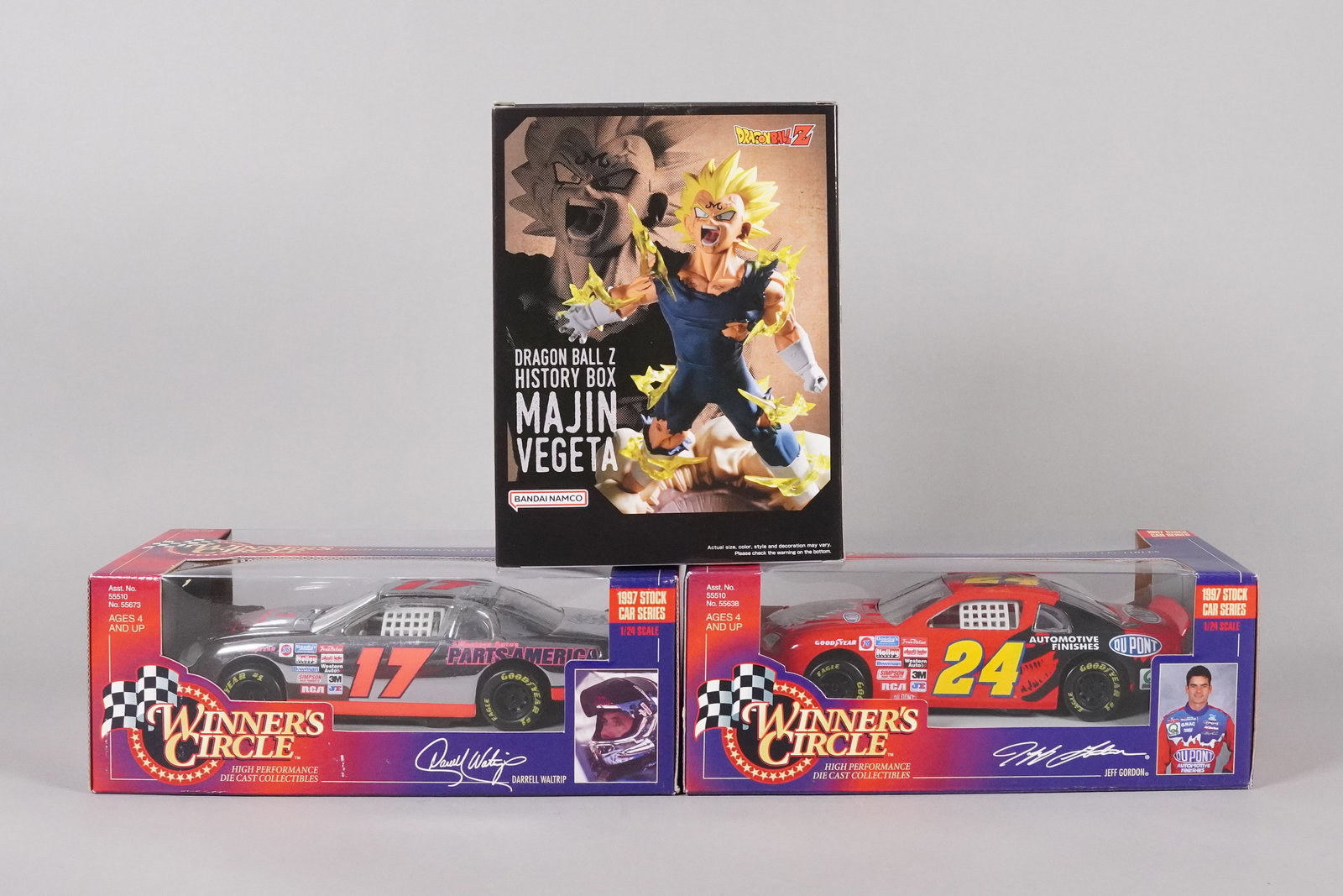 Lots collectible toy figures.: Lots collectible toy figures.