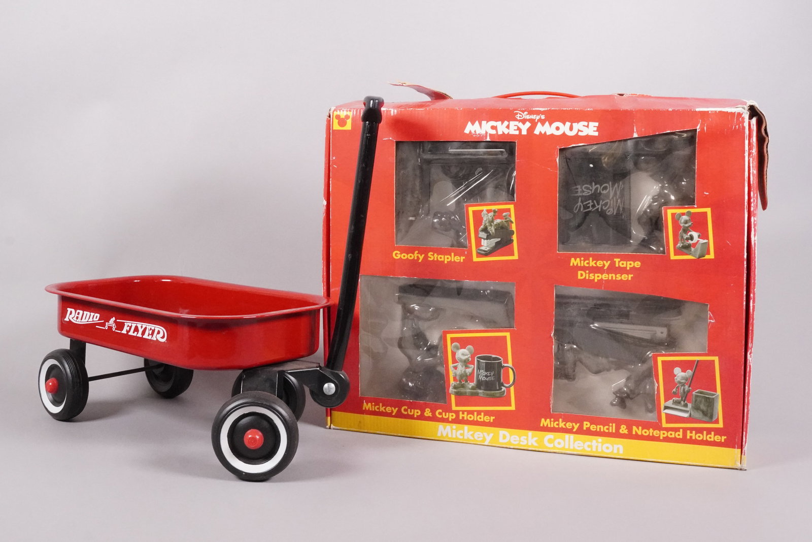 Lots vintage toys. (1 of 7)