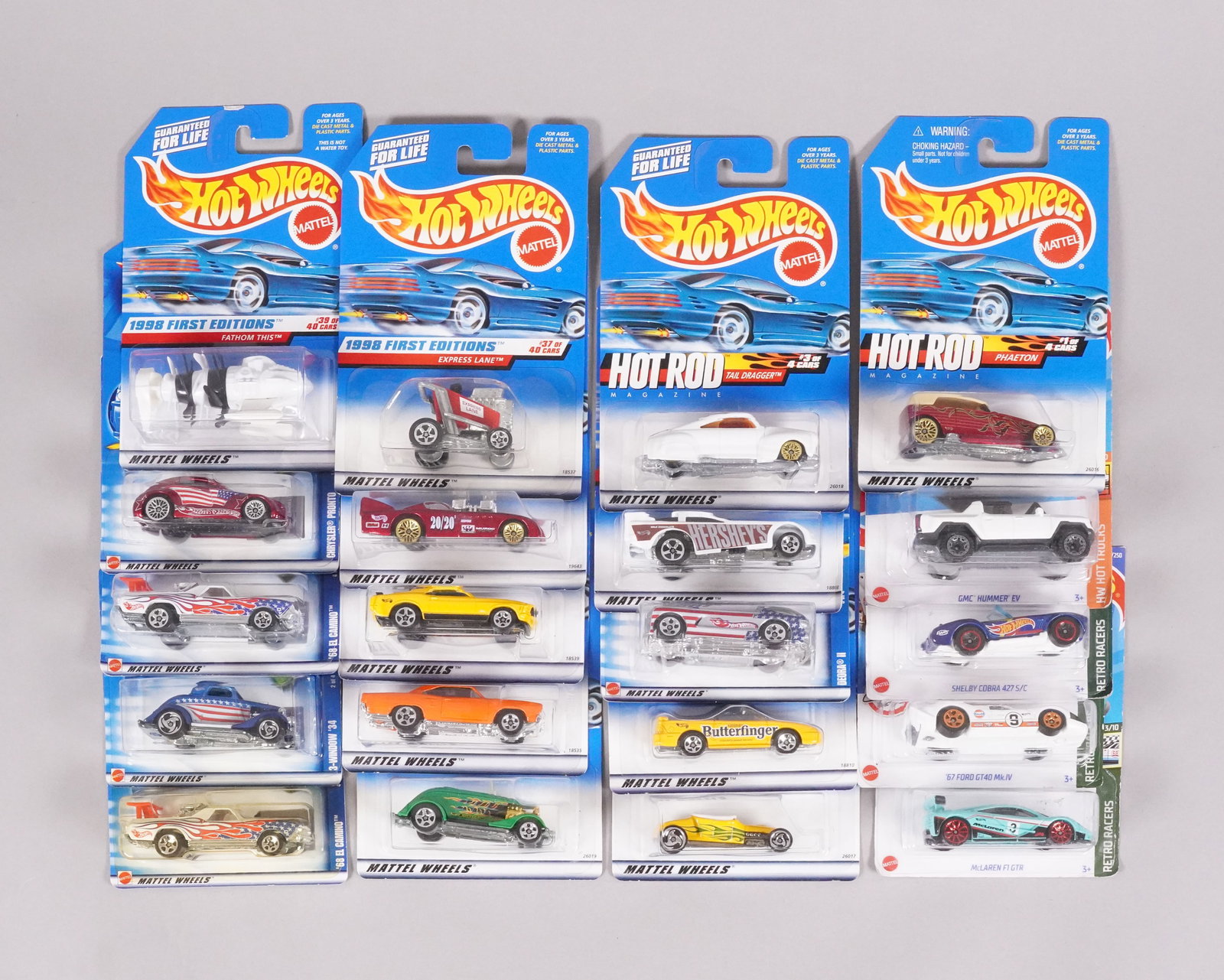 Lots Hot Wheels in original packaging.: Lots Hot Wheels in original packaging.