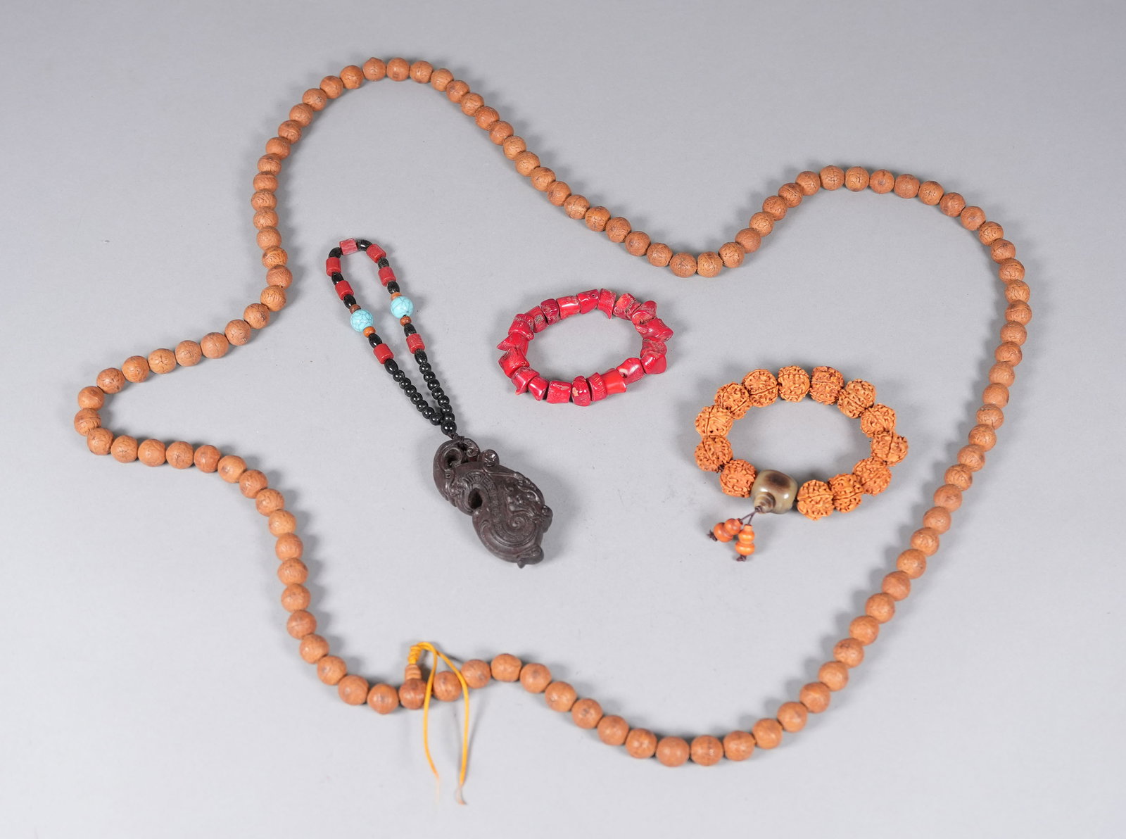 Lots Chinese carved items. (1 of 7)