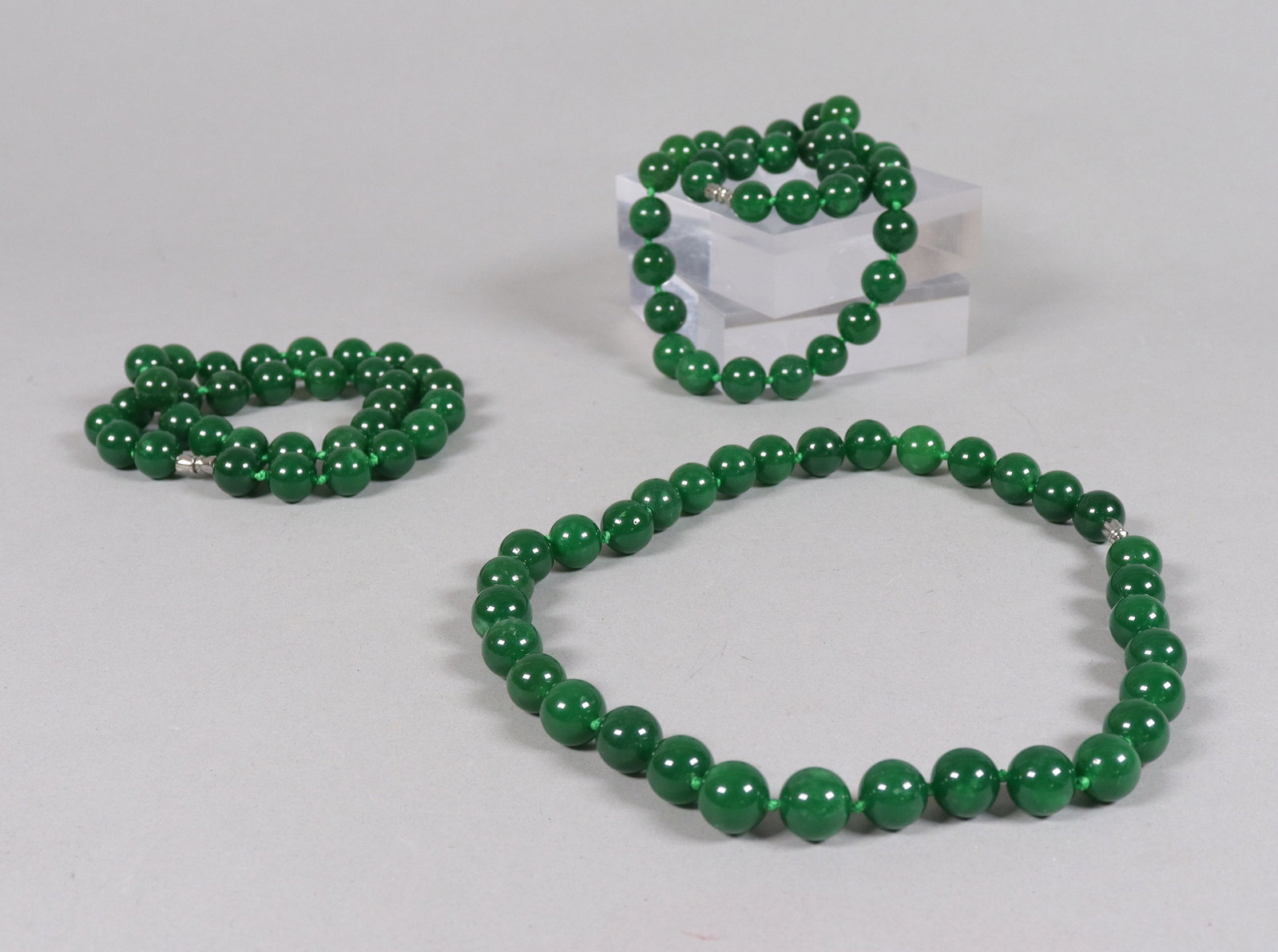 Lots Chinese beaded items. (1 of 7)