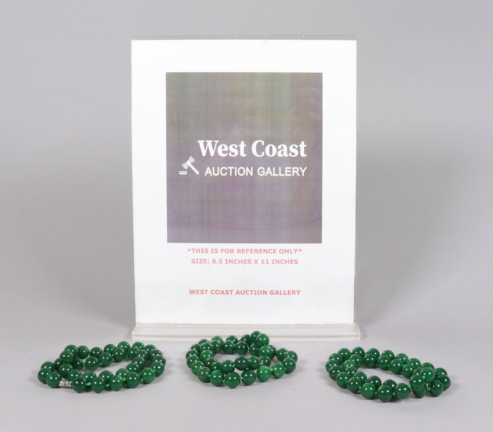 Lots Chinese beaded items. - 2