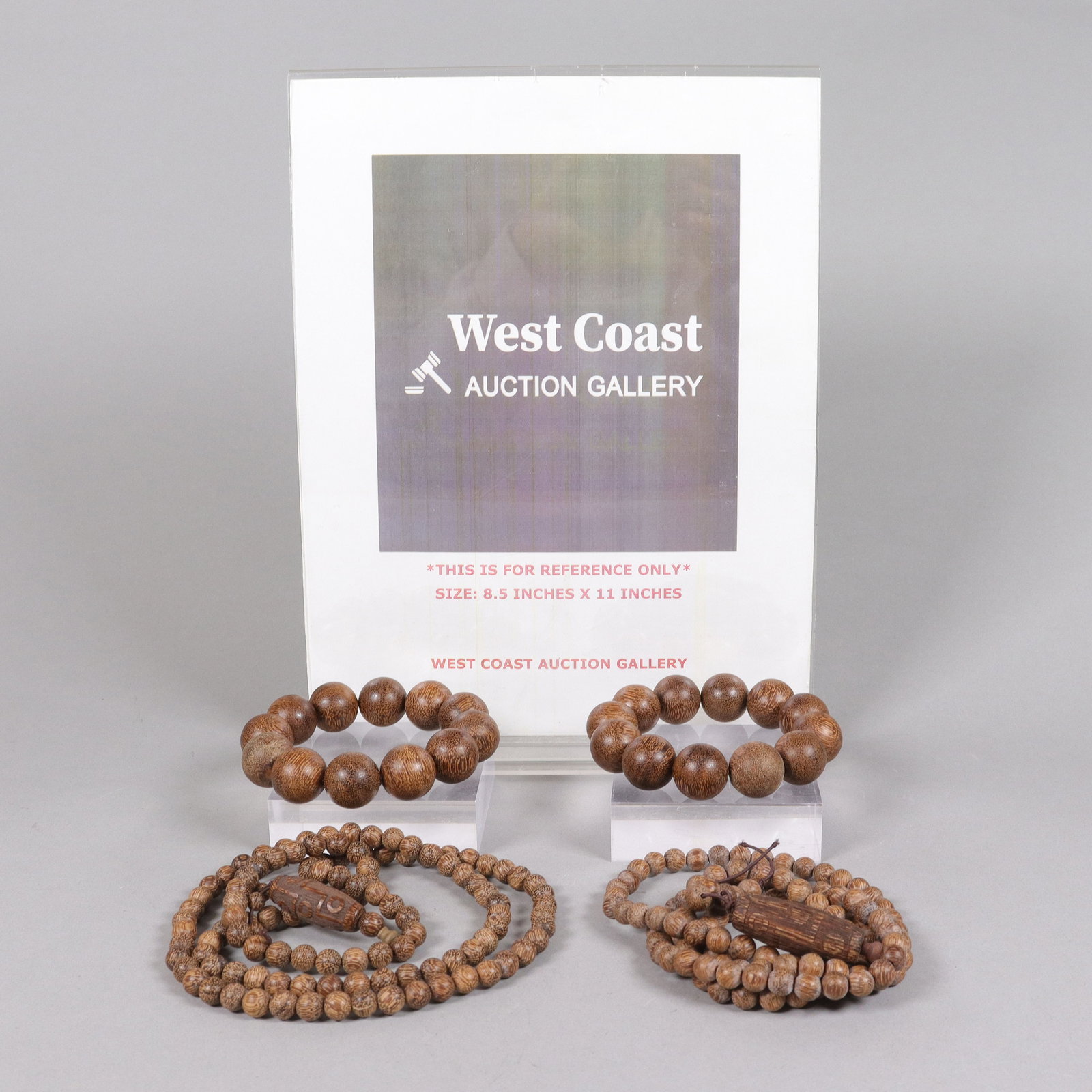 Lots Chinese beaded items. - 2