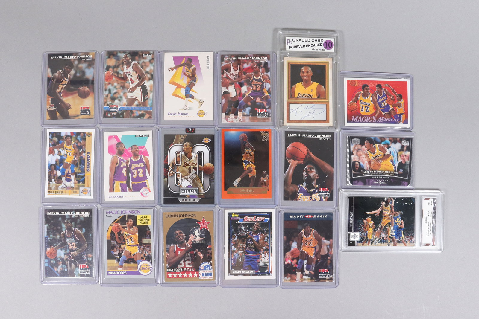 Lots sports card ungraded. We do not guarantee any grading, engraving, age, signature, autograph,: Lots sports card ungraded. We do not guarantee any grading, engraving, age, signature, autograph, material or description. All sales are final, no return. Condition selling it as is.