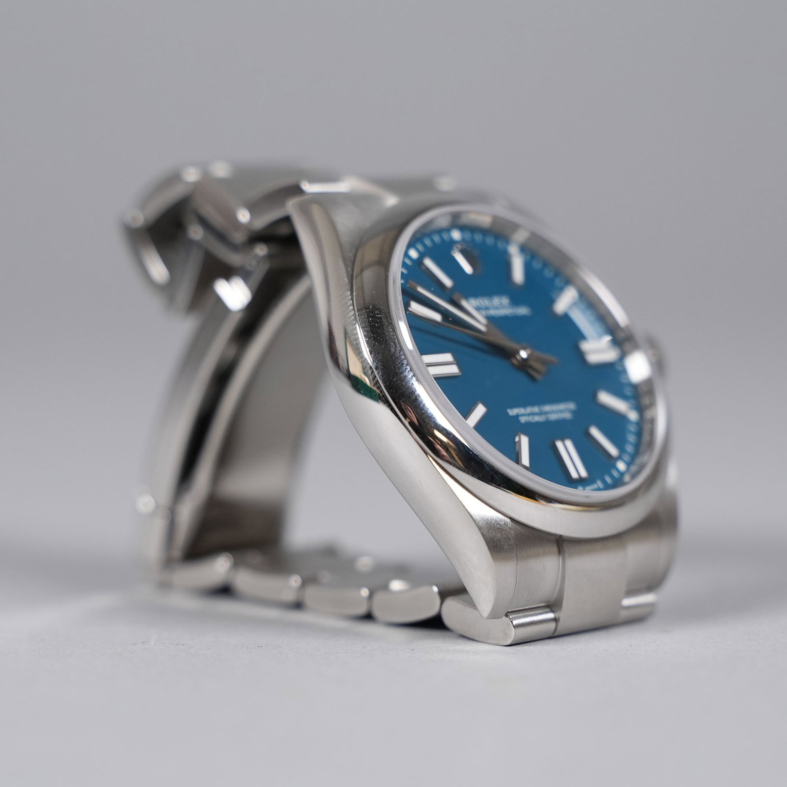 Authentic 2025 brand new Rolex OP oystersteel new med blue color. Comes with original tag, warranty - 4