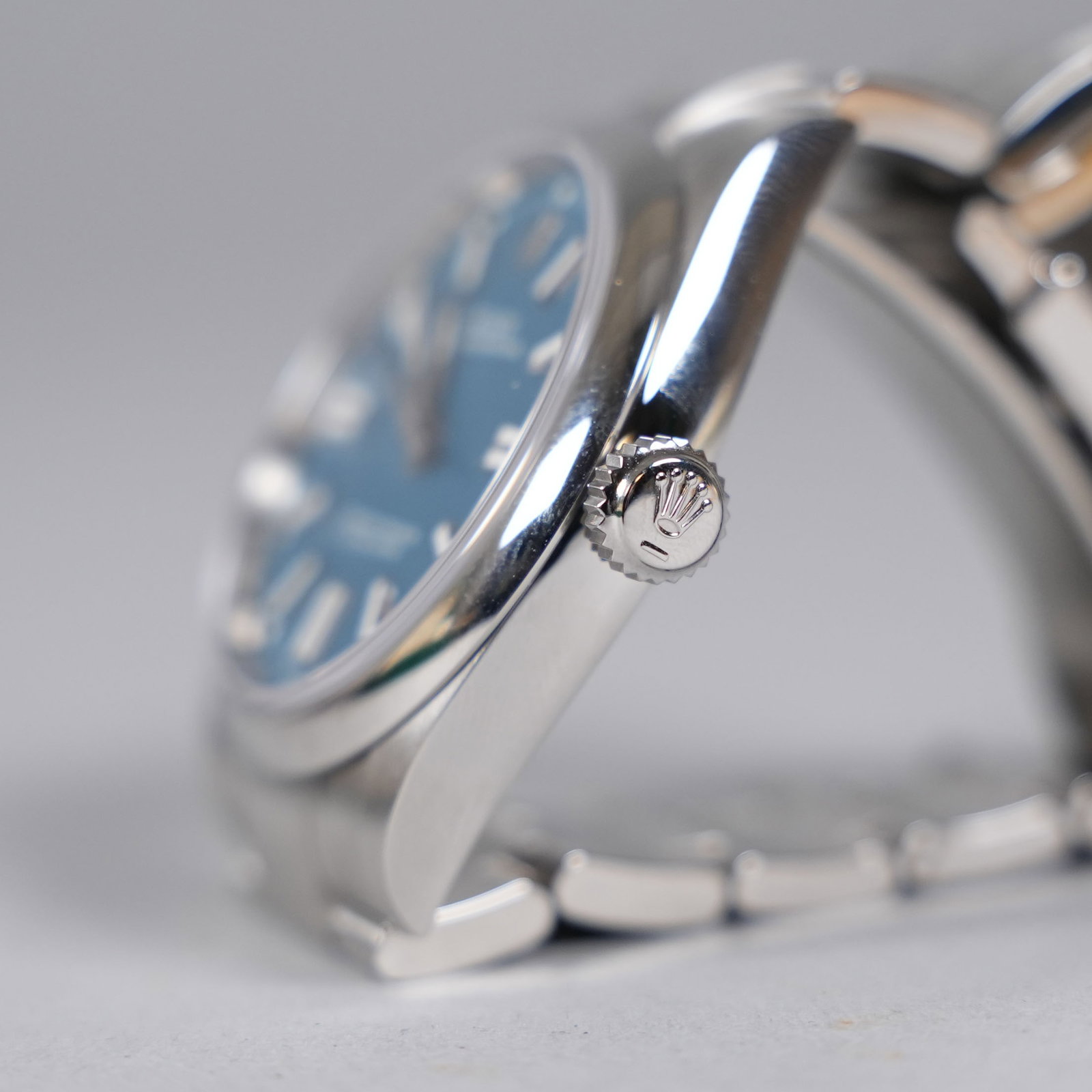 Authentic 2025 brand new Rolex OP oystersteel new med blue color. Comes with original tag, warranty - 5