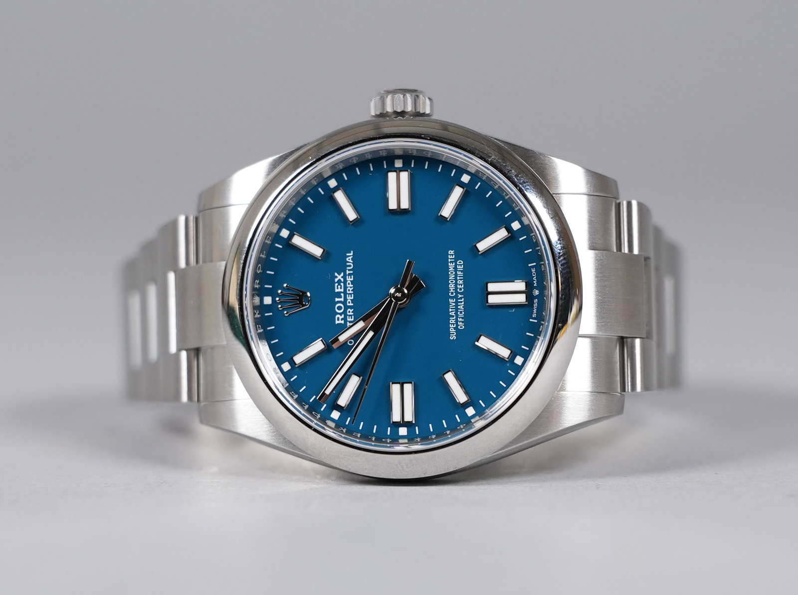 Authentic 2025 brand new Rolex OP oystersteel new med blue color. Comes with original tag, warranty - 8
