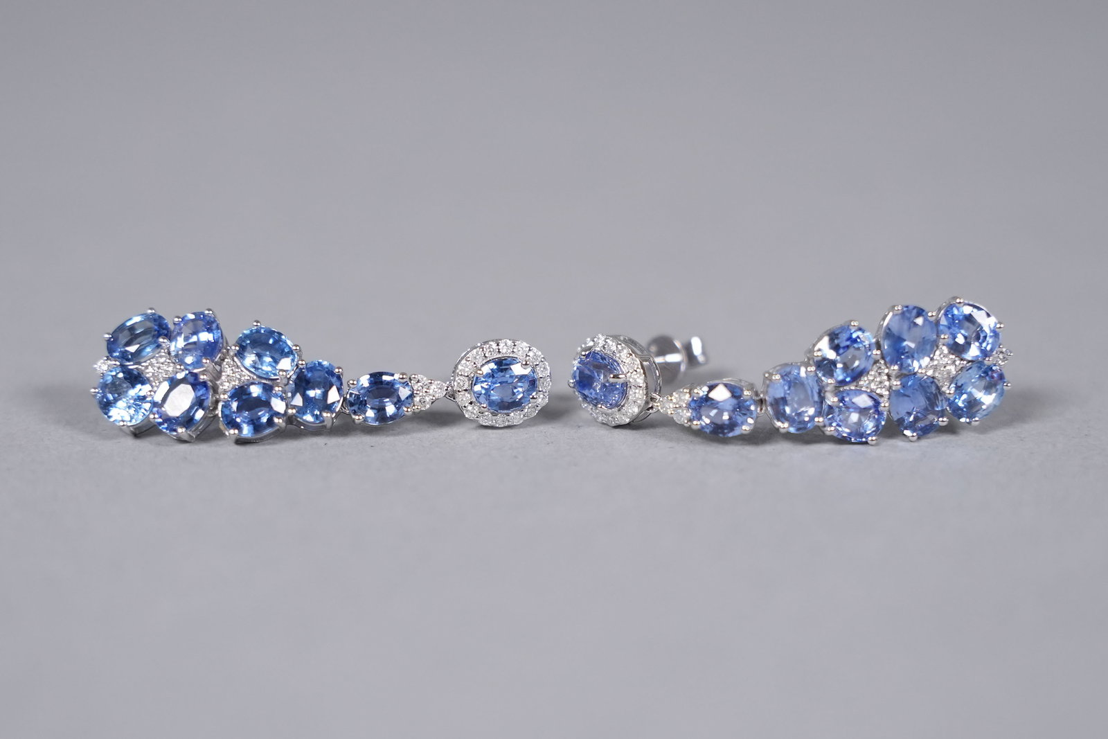 Pair 14 kt gold natural sapphire with diamonds earring. Total 10.42 carats sapphire, and total 0.43 (1 of 8)