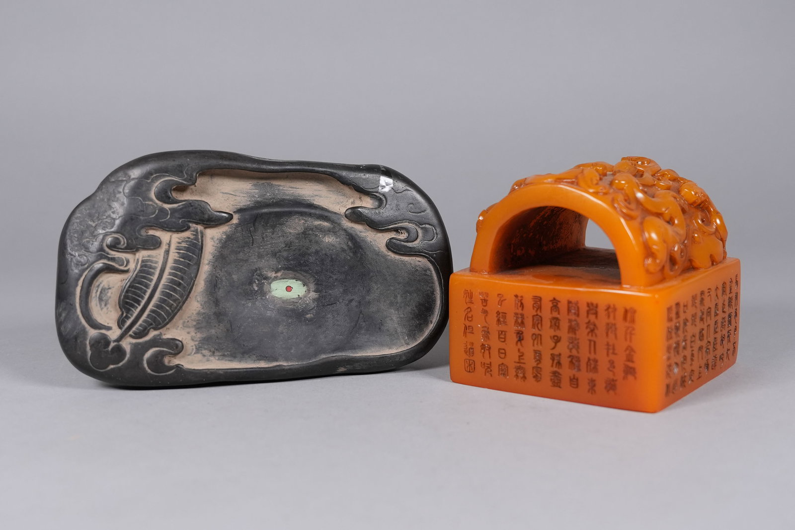 Lots Chinese fine carvings, largest H: 3.7" x W: 4.1." (1 of 7)