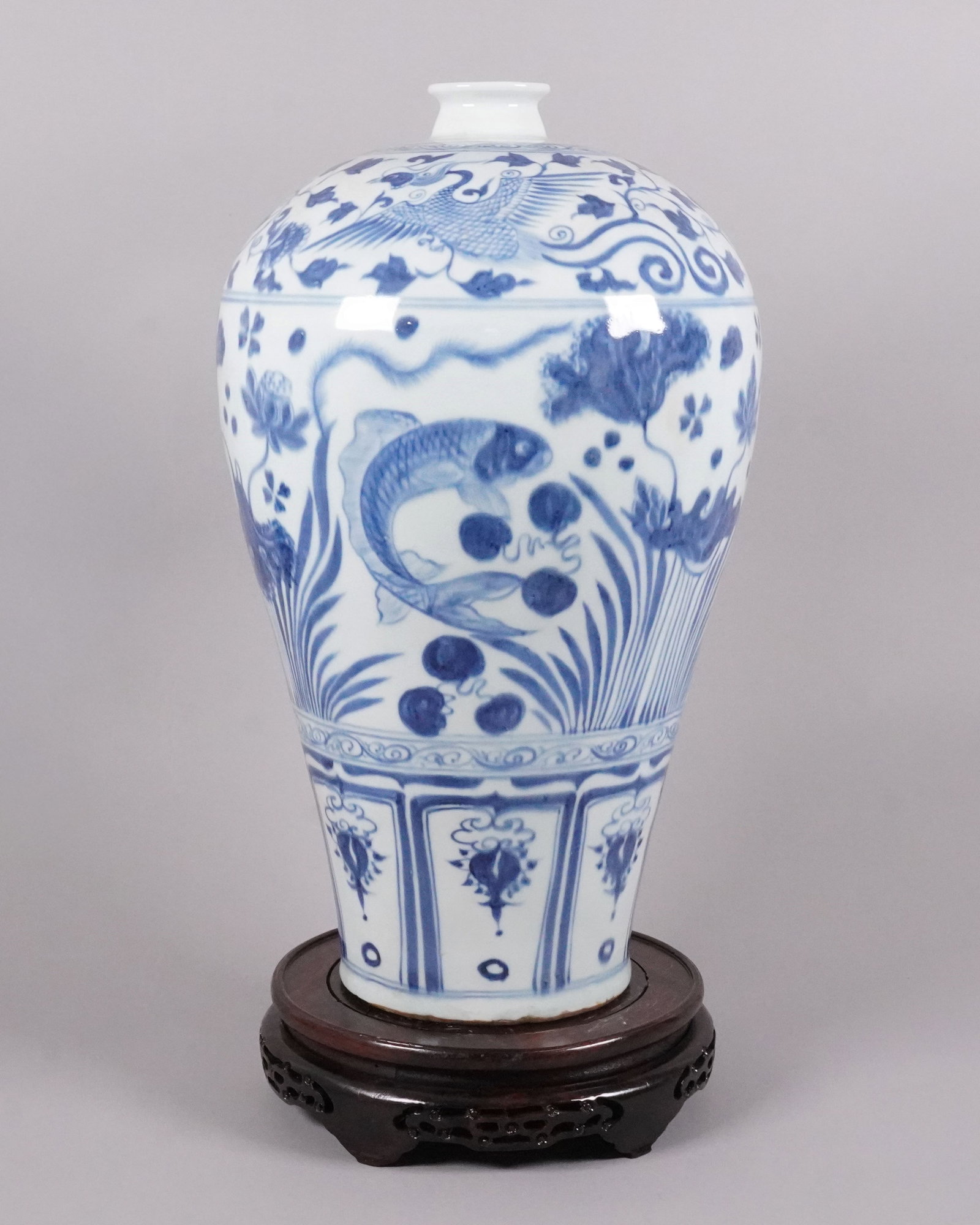 Chinese fine tall blue and white vase. H: 17.2" x W: 9.1." (1 of 7)
