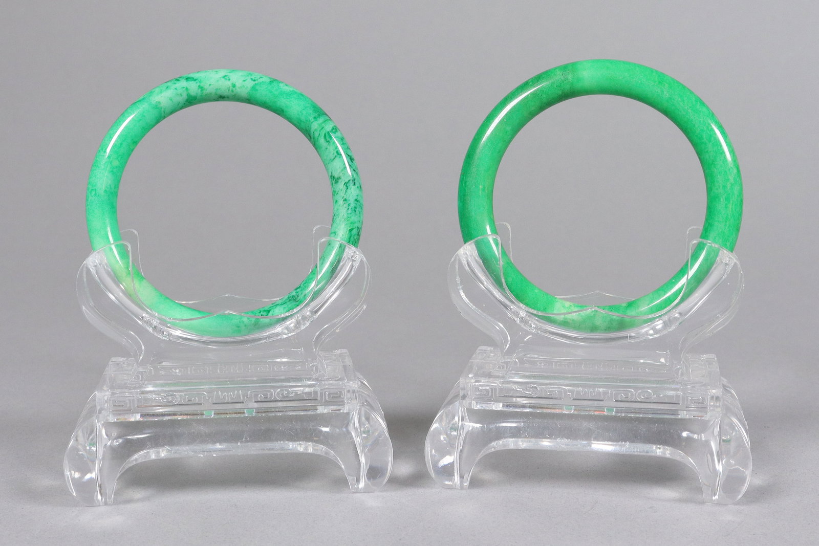 Lots Chinese round bangles. - 2