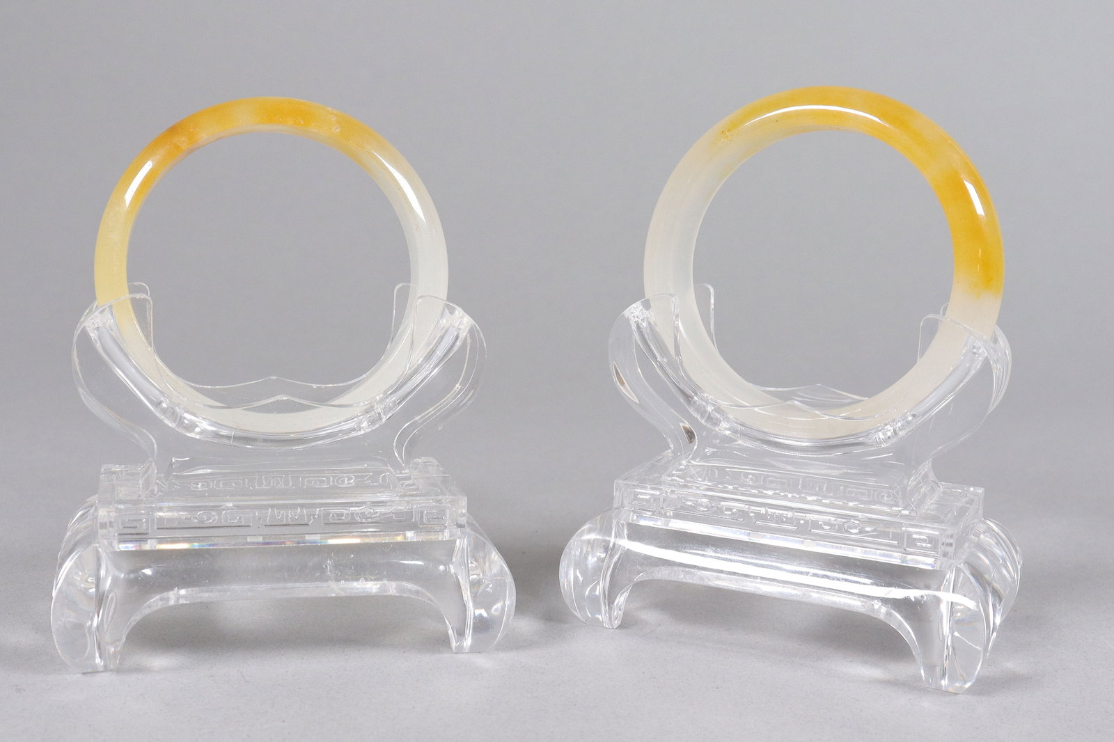 Lots Chinese round bangles. - 2