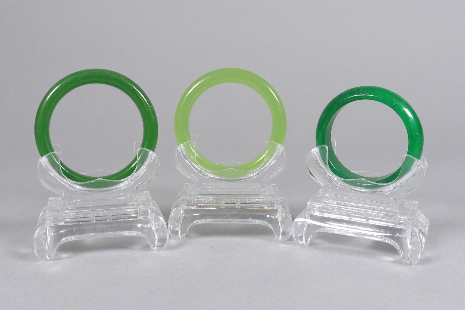 Lots Chinese round bangles. - 3