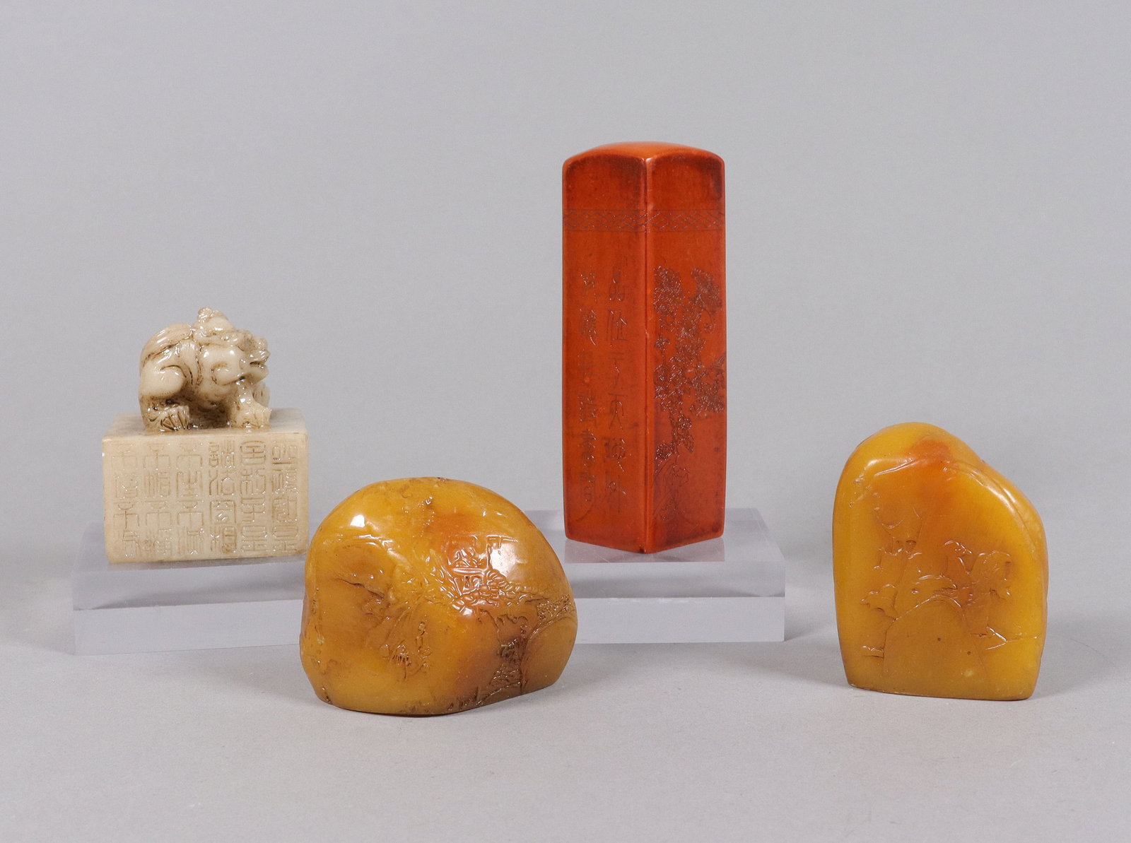 Lots Chinese fine carvings. (1 of 8)