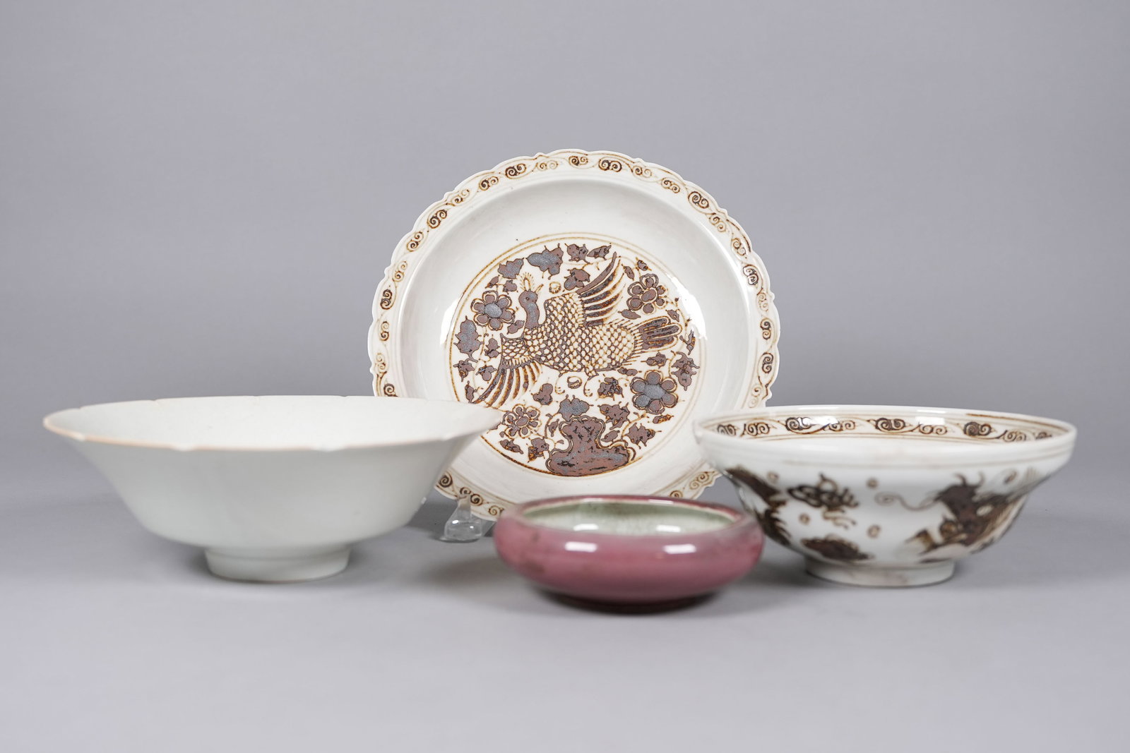 Lots Chinese fine porcelains, largest H: 2" x W: 8.7." (1 of 7)