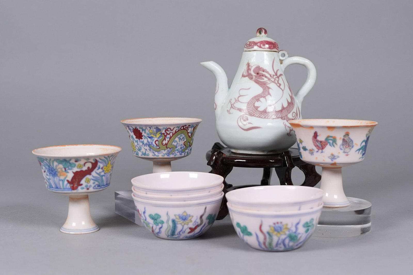 Lots Chinese cups with pots, largest H: 5" x W: 4.9." (1 of 7)