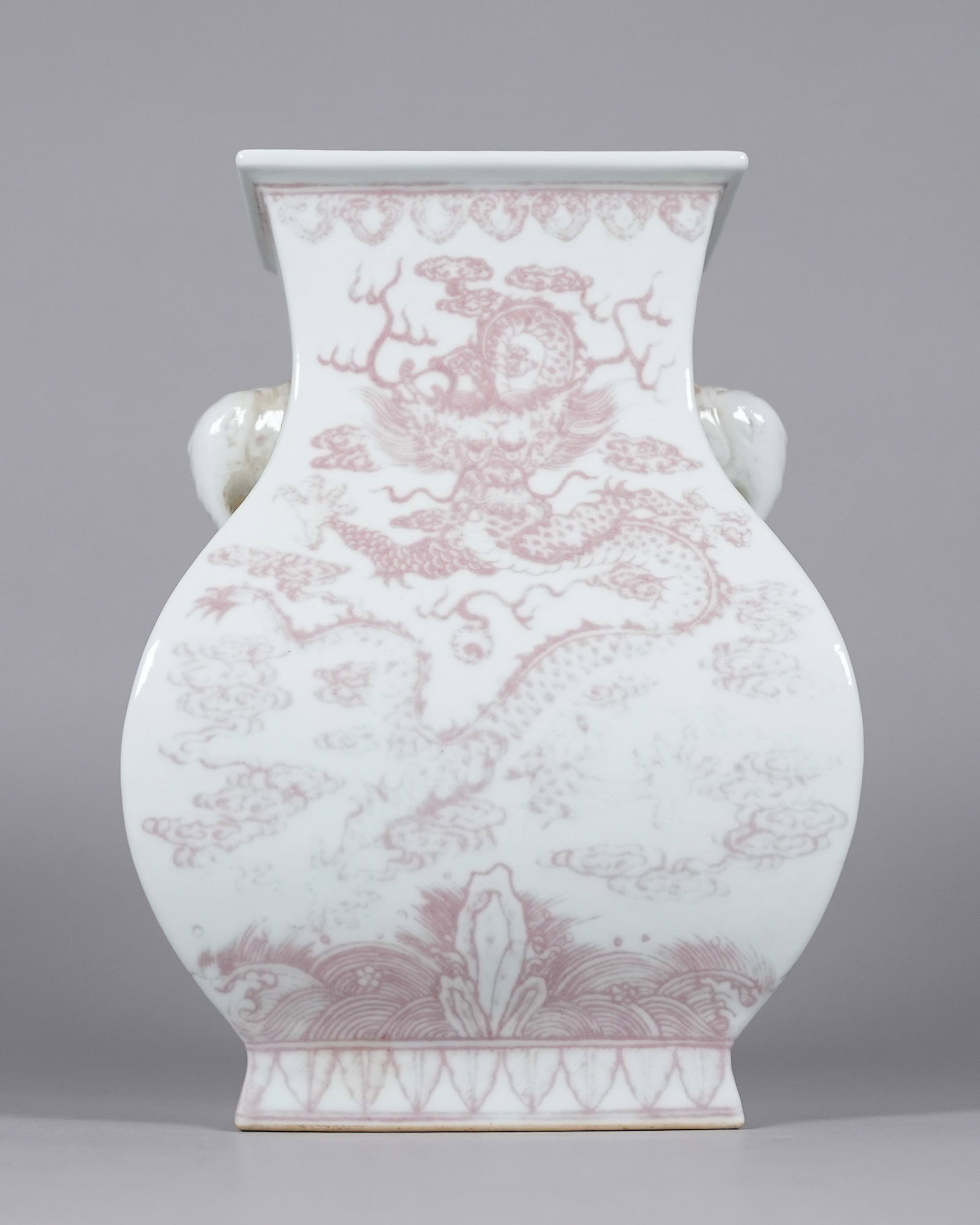 Chinese fine estate vase. H: 11" x W: 7.6." (1 of 7)