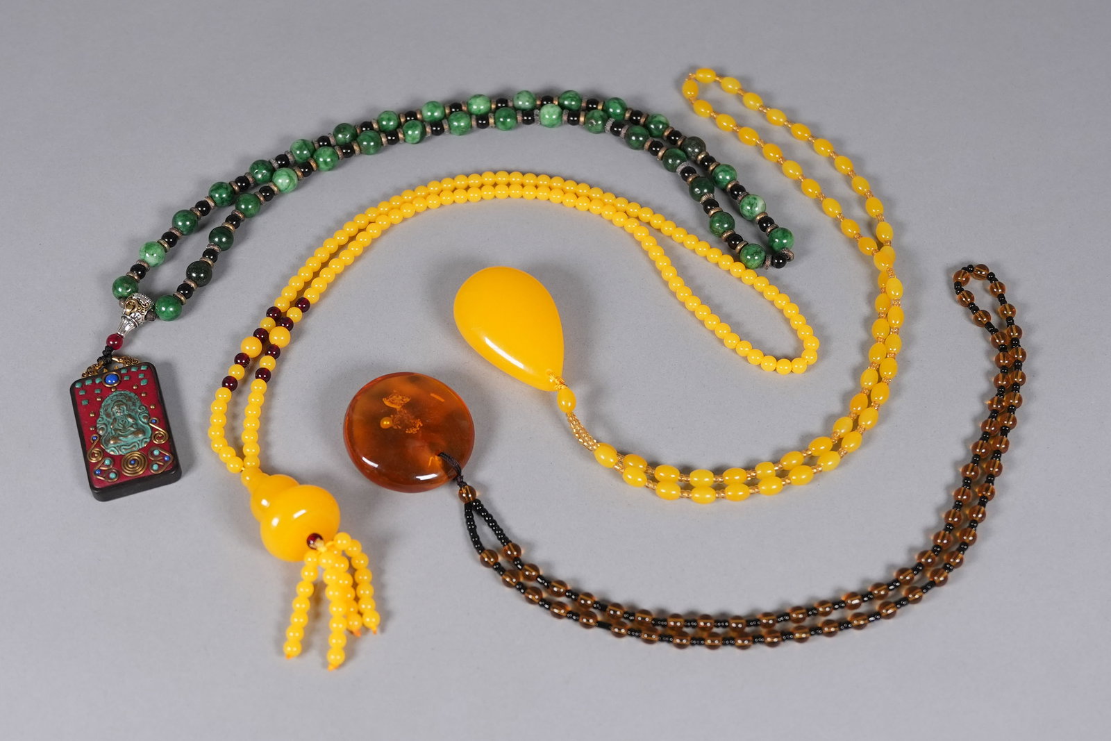 Lots Chinese fine necklaces. (1 of 6)